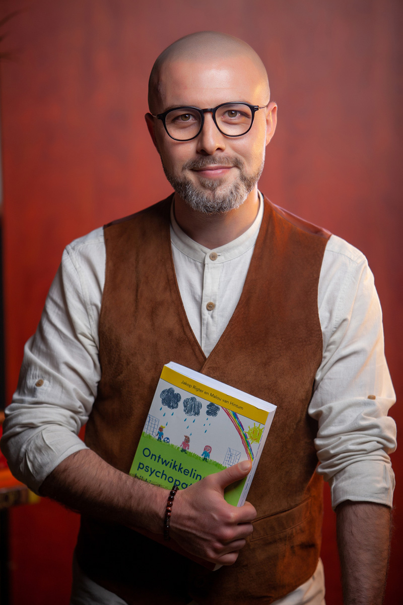 portret 2 met boek